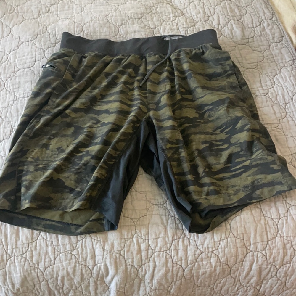 Men’s camo lululemon shorts